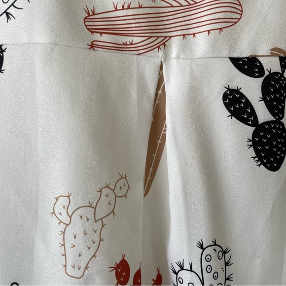 SHEIN Women’s Size 2XL V Neck tunic with ruffle cap sleeves Brown Black Red Tan - Picture 3 of 11